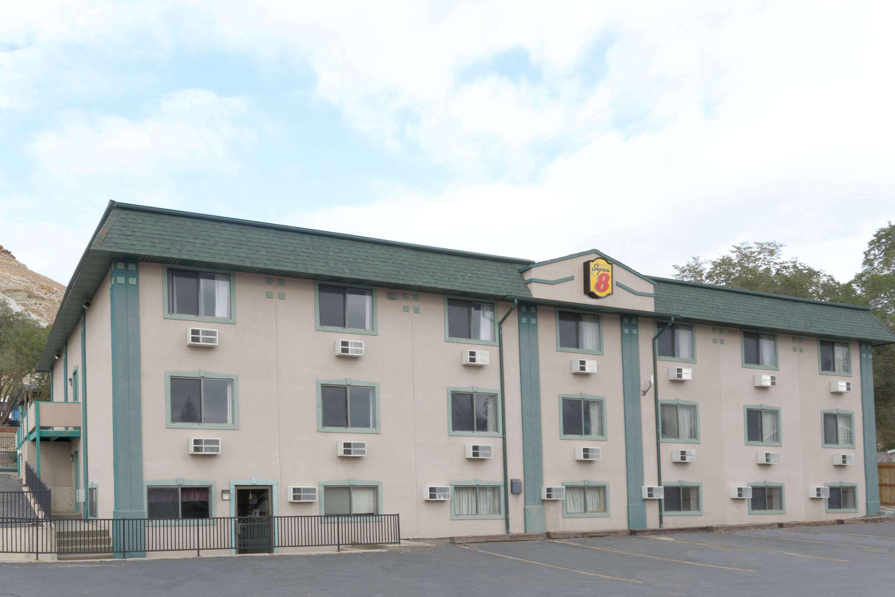 Super 8 By Wyndham Green River Exterior photo